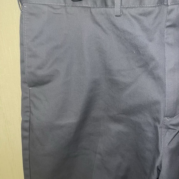 Lands End Mens Traditional Fit Flat Front Shorts Gray Size 42 - Picture 3 of 15